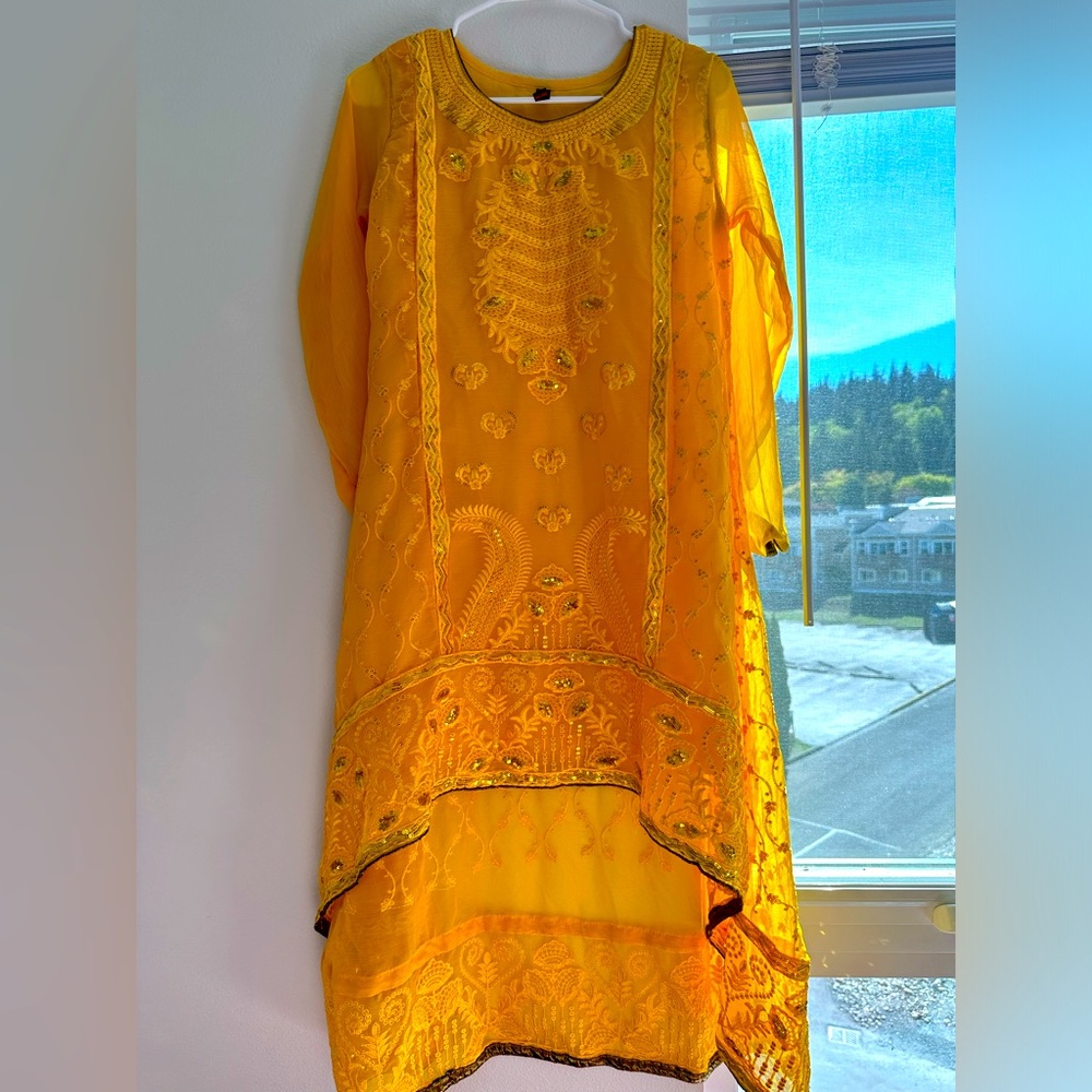 Orange and white dress with medium size for women and girls